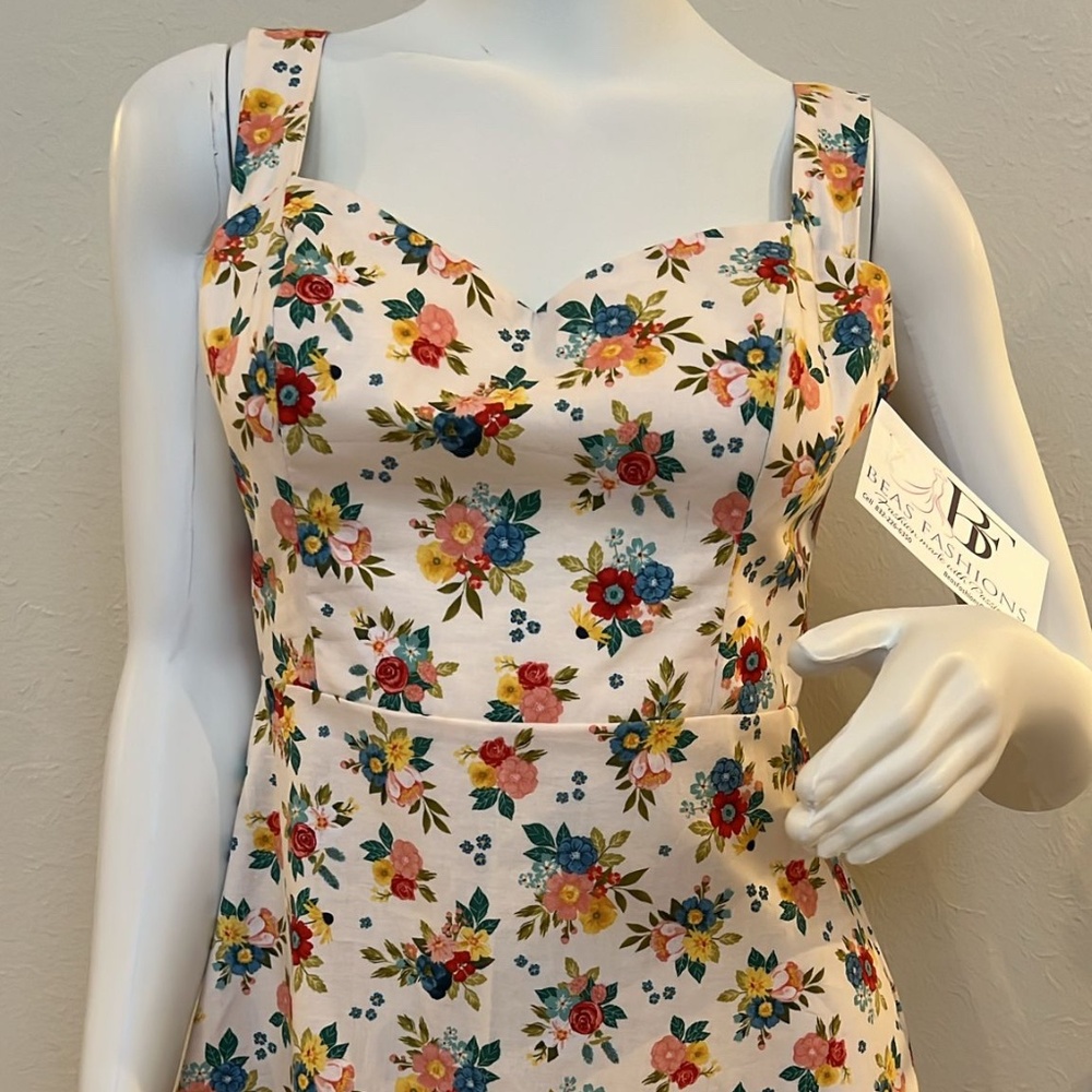 sleeveless dress